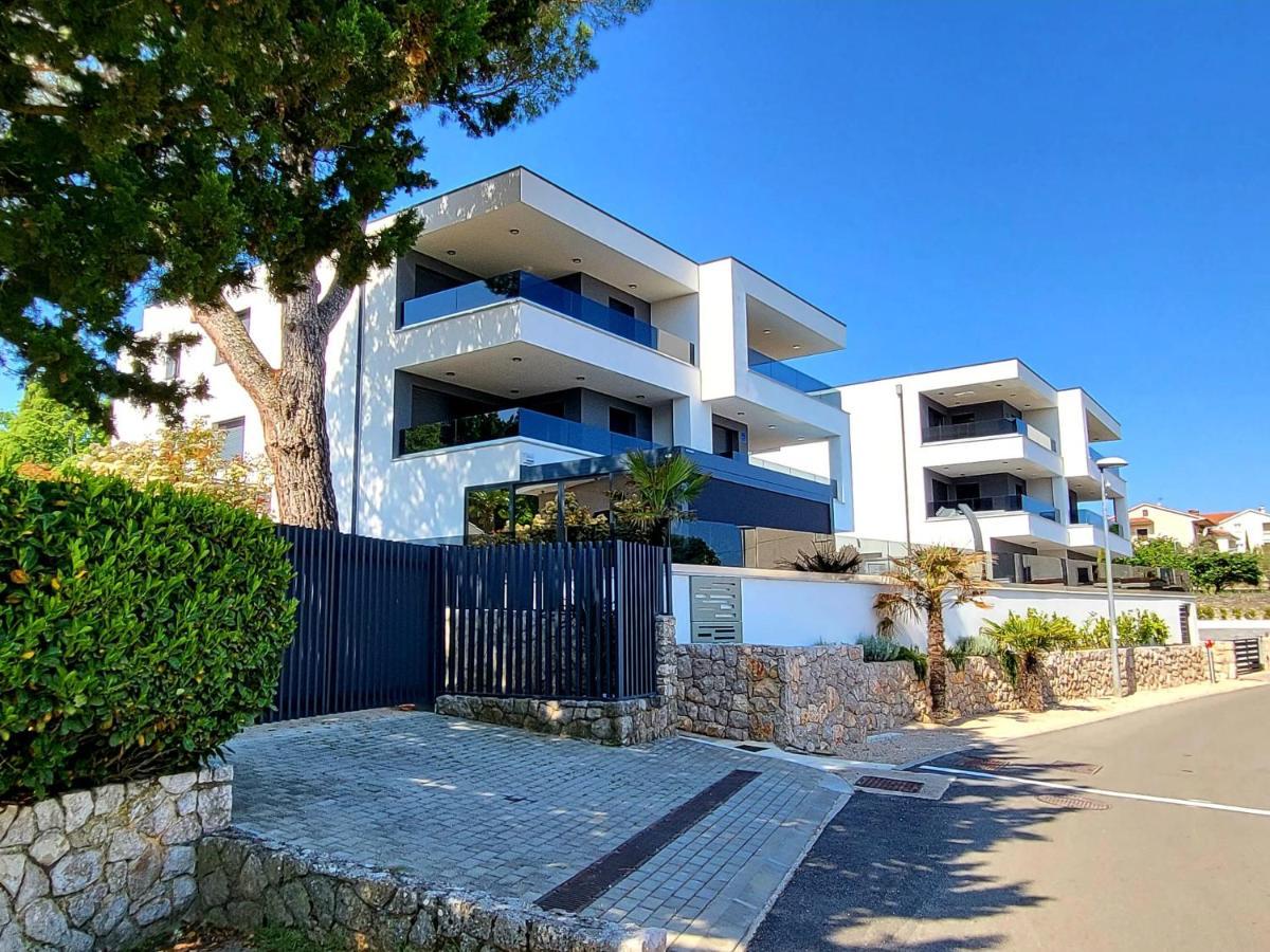 Modern Apartments Elle Malinska Vantacici Buitenkant foto